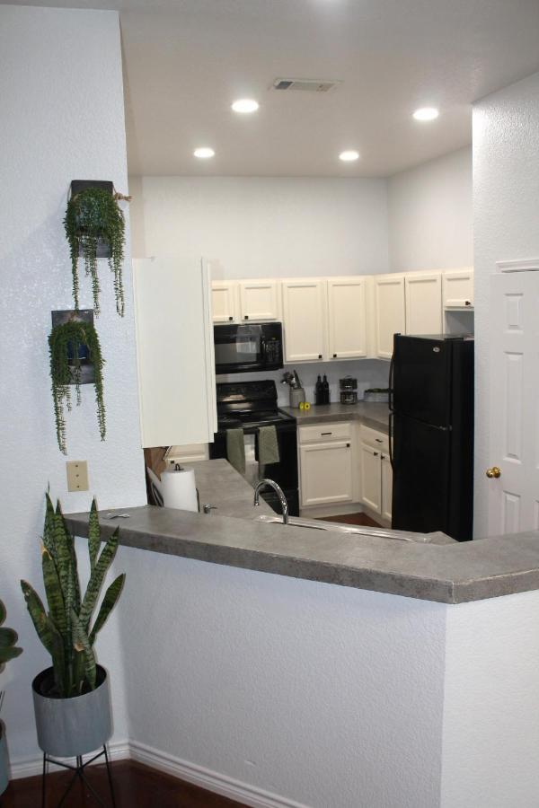 Setting The Right Vibes. Apartment Killeen Luaran gambar